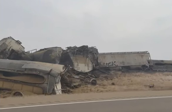 Detours in effect after train derailment in Vulcan County